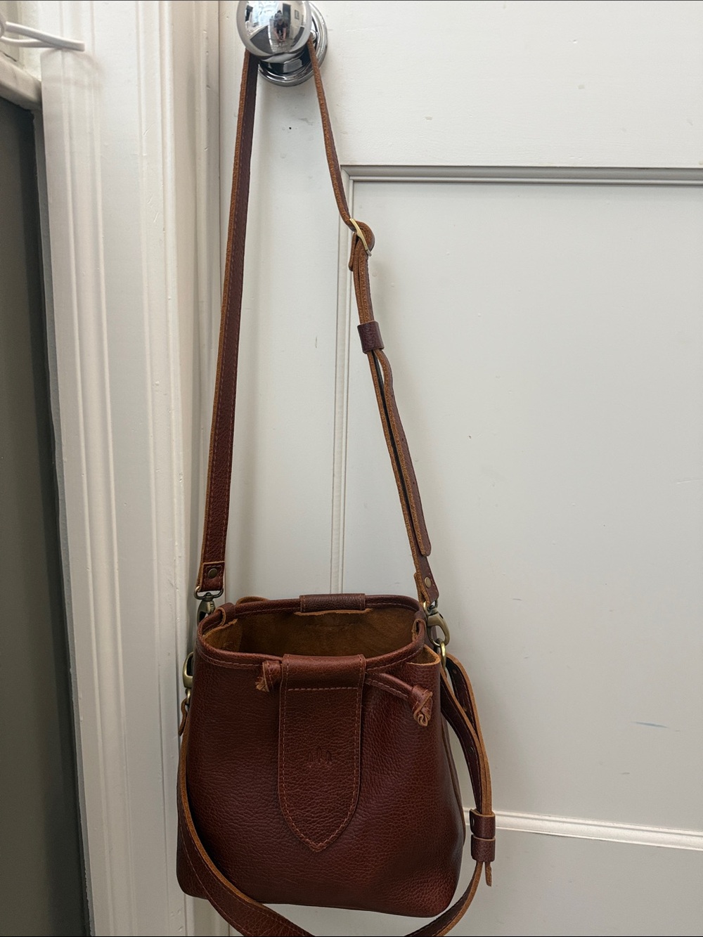 Portland Leather Goods small Firefly bucket bag - Picture 5 of 6